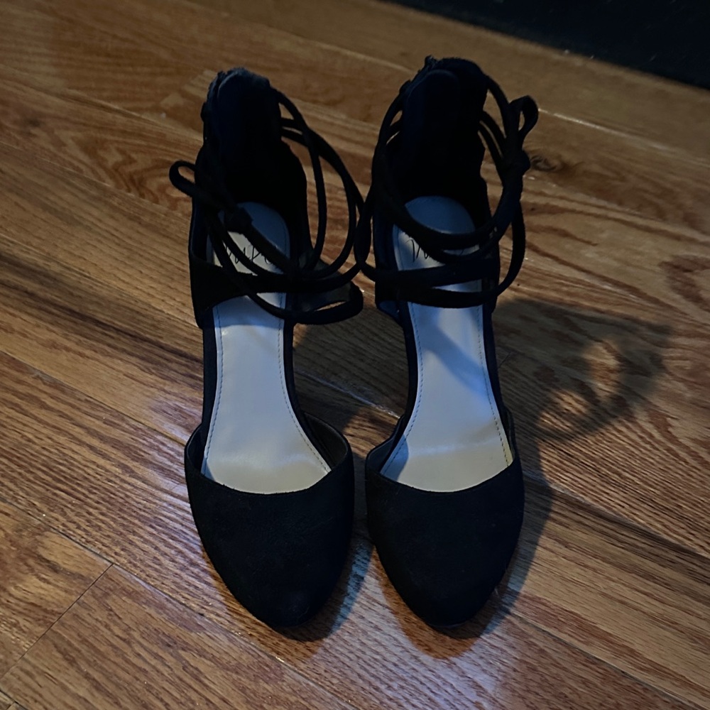 Black Women's Heels with Bow Accent